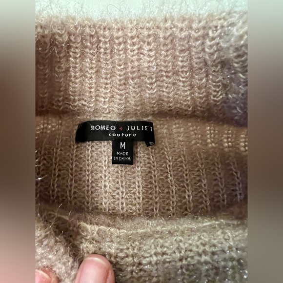 🛍️ROMEO & JULIET COUTURE Champagne beige knit sweater‎ size M - Picture 9 of 14